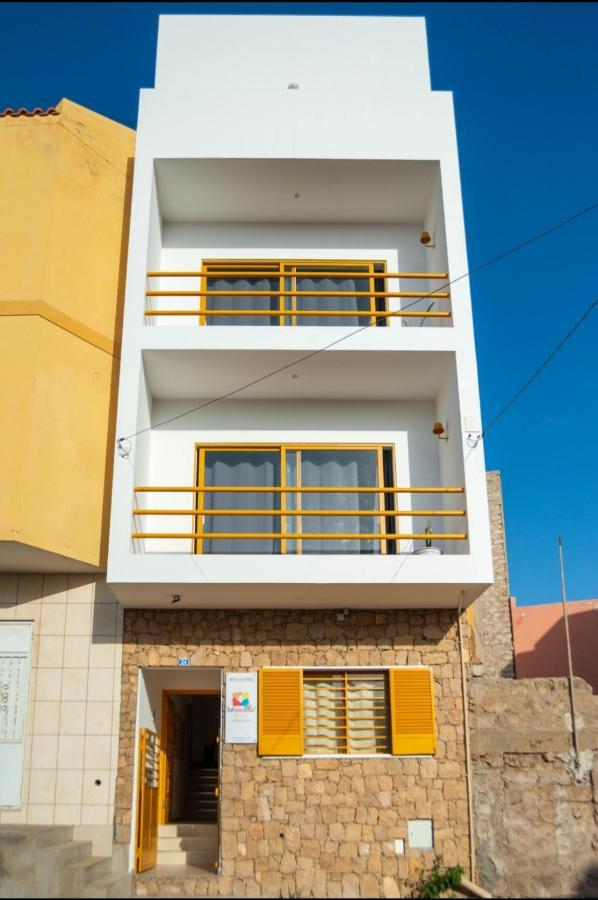 Apartamento Augusta Amwilla Guesthouse Mindelo Exterior foto